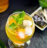 Sweet Green Tea and Kumquats Spritzer