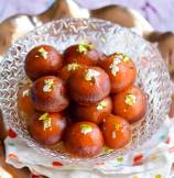 Easy Indian Gulab Jamun with Milk Powder