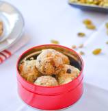 Indian Sweet Rava (Semolina) Ladoo