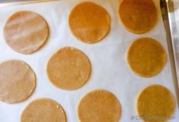 Step for Recipe - Hazelnut-Almond Big Apple Linzer Cookies