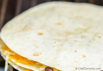 Step for Recipe - Layered Grilled BBQ Chicken Quesadilla