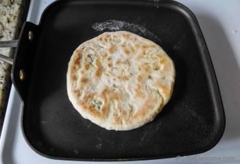 Step for Recipe - Grilled Garlic Cheese Naan Bread