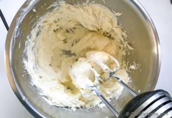 Step for Recipe - No Bake Cream Cheese Pie 