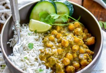 Step for Recipe - Roasted Tomatillos Chickpea Curry