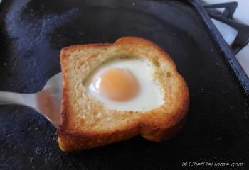 Step for Recipe - Sunny Side up Egg-Heart Toasts For Valentine's Day Breakfast