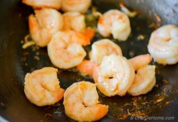 Step for Recipe - Spicy Shrimp Fried Rice