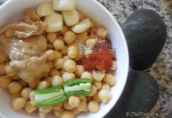Step for Recipe - Zesty Avocado and Chickpea Hummus - Garbanzo-mole