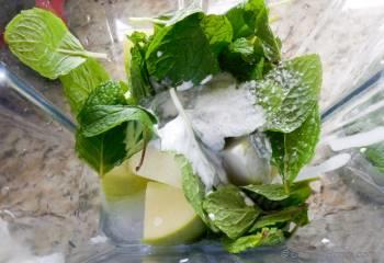 Step for Recipe - Go Green - Apple, Mint, and Coconut Milk Smoothie