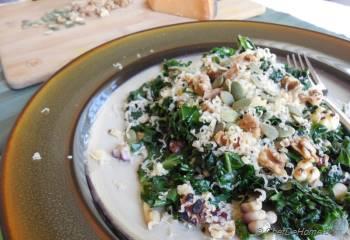 Step for Recipe - Kale Salad with Uniekaas Reserve and Walnuts
