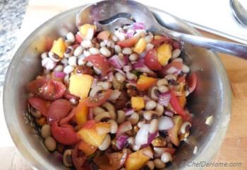 Step for Recipe - Summer Peaches and Black-eyed Peas Salad