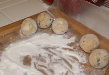 Step for Recipe - Cream Stuffed Fritters with Tikka Masala Gravy