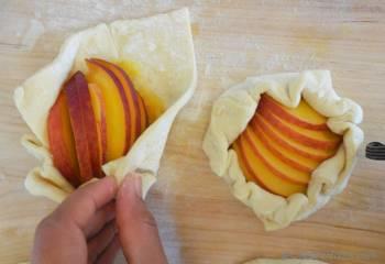 Step for Recipe - Peach and Almond Galette
