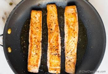 Step for Recipe - Salmon Piccata
