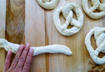 Step for Recipe - Easy Homemade Soft Pretzels