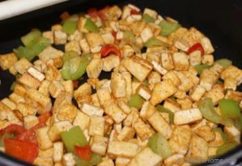 Step for Recipe - Pan Fried Tofu and Bell Peppers
