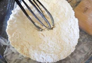 Step for Recipe - Vegan Avocado-Scallion Bake Sale Muffins 