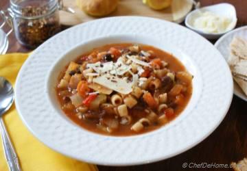 Crockpot Minestrone Soup with Pasta