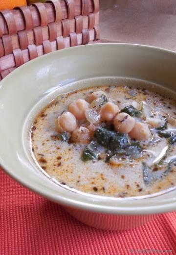  Chickpeas and Spinach Soup