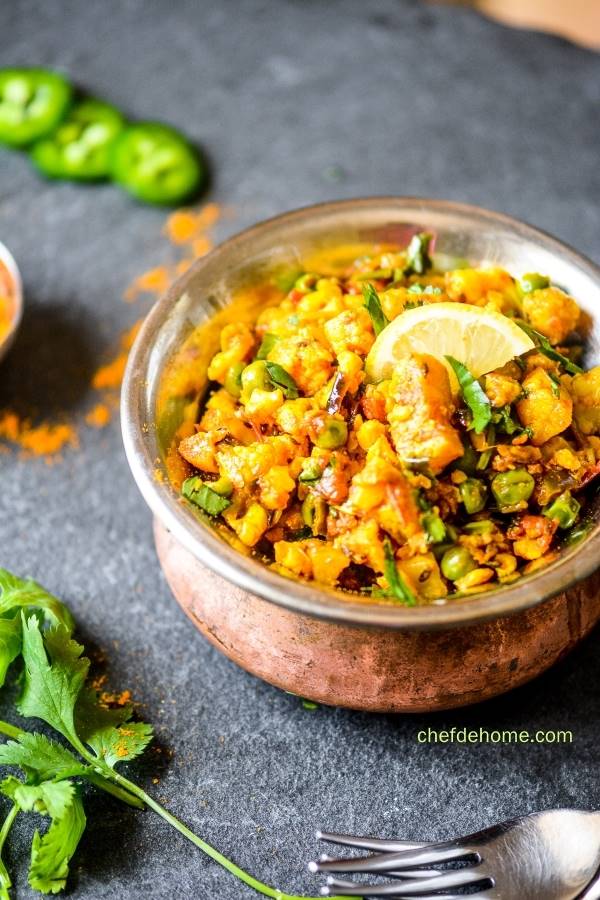 Flavorful Indian cauliflower and Green Pea Dry Curry - Vegan and Gluten Free | chefdehome.com