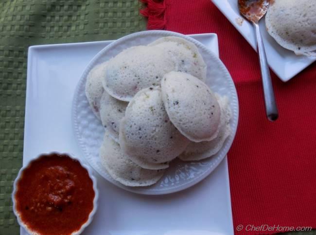 Onion And Cilantro Steamed Semolina Cakes Recipe Chefdehome Com