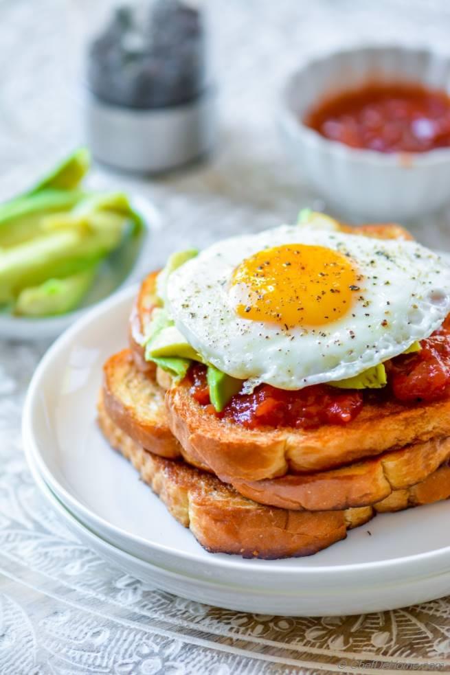 Avocado Fried Egg Toast with Tomato Jam Recipe