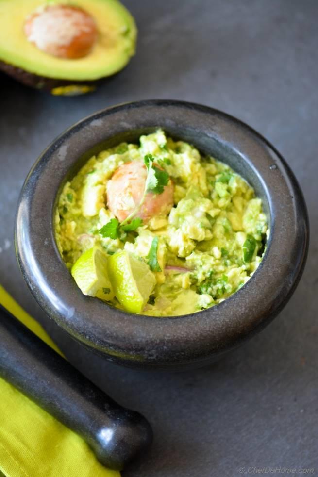 Zesty Garlic Guacamole Dip Recipe | ChefDeHome.com