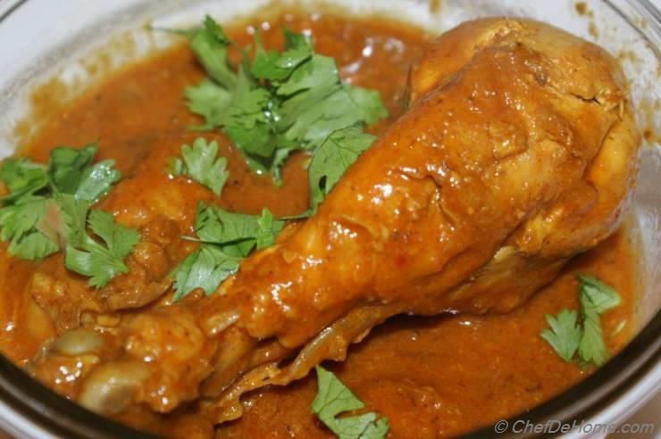 Chicken In Cardamom Coconut Sauce