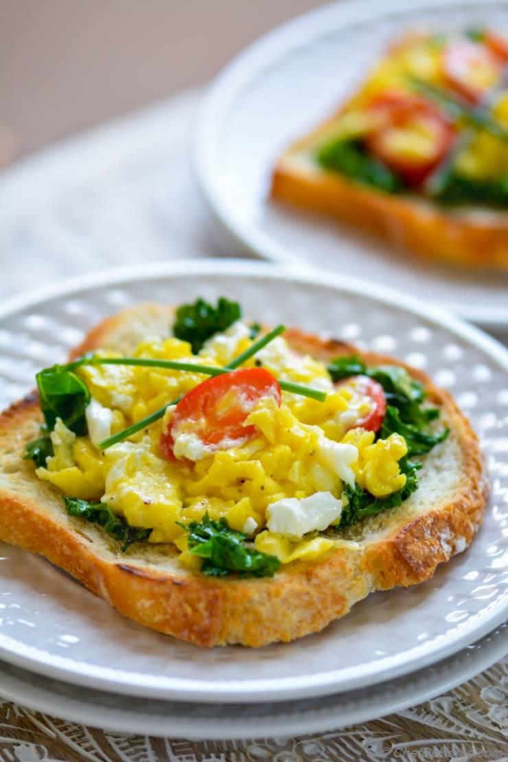 Scrambled Eggs with Goat Cheese and Kale