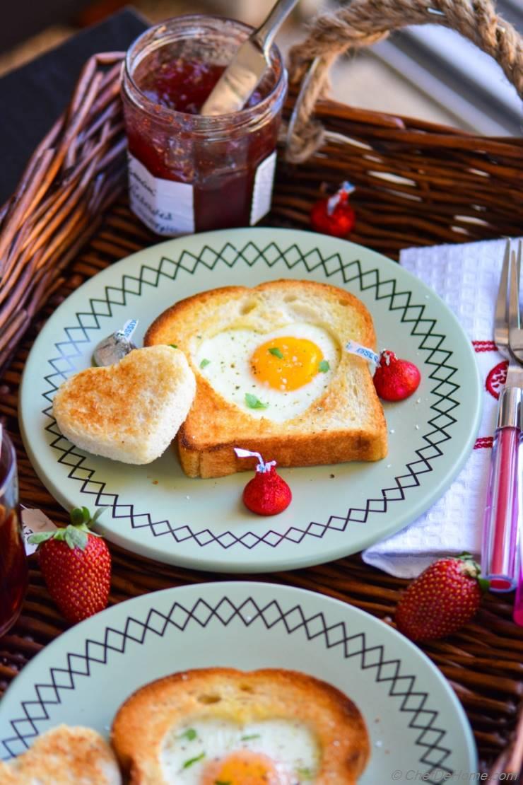 Sunny Side up Egg-Heart Toasts For Valentine's Day Breakfast