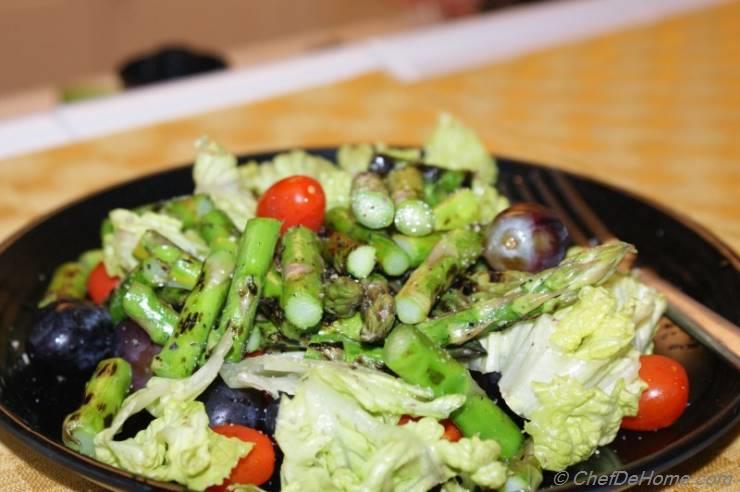 Grilled Asparagus and Grapes Salad