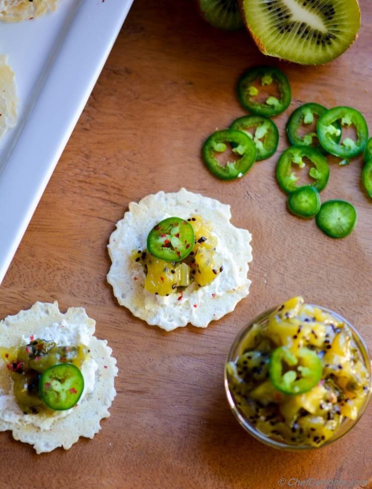 Kiwi Jalapeno Chutney Bites