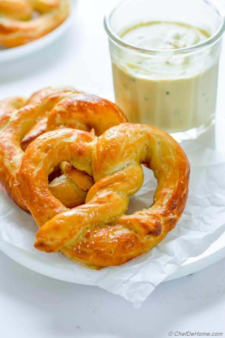 Easy Homemade Soft Pretzels