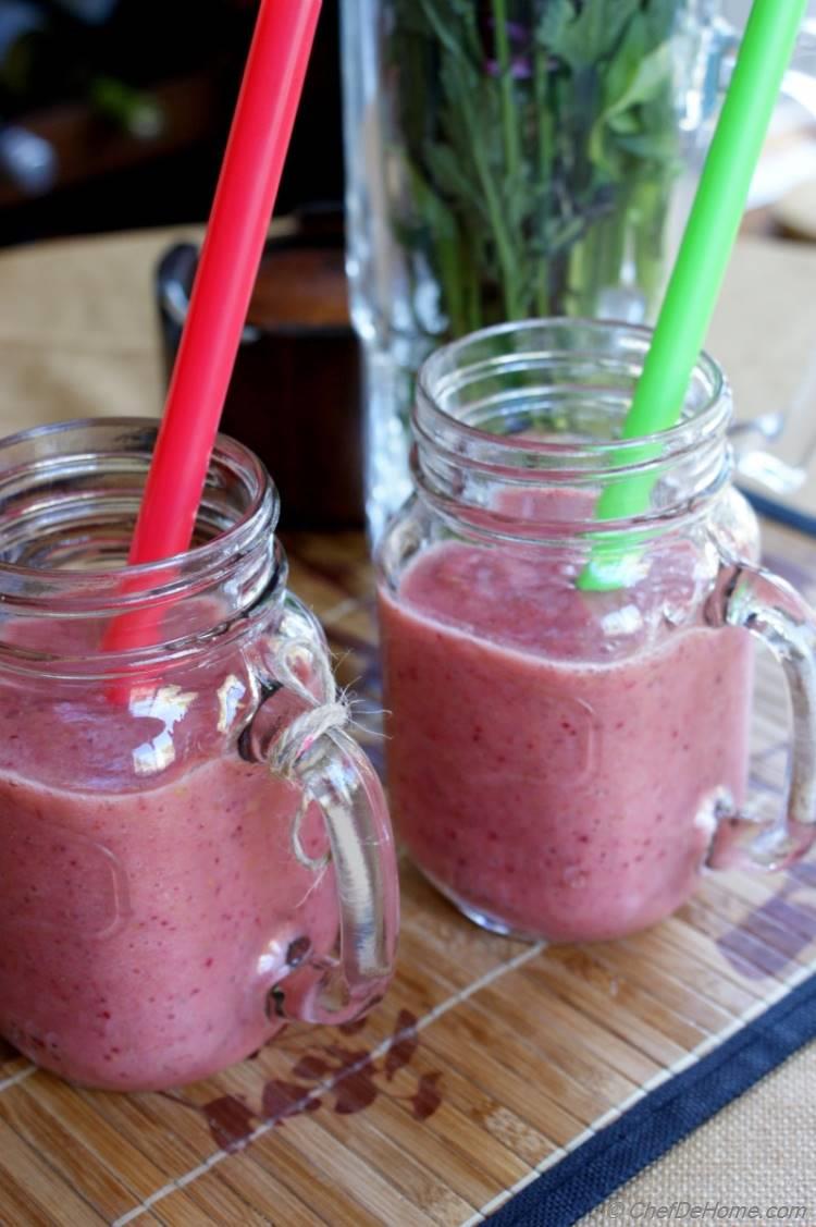 Apple and Strawberries Smoothie