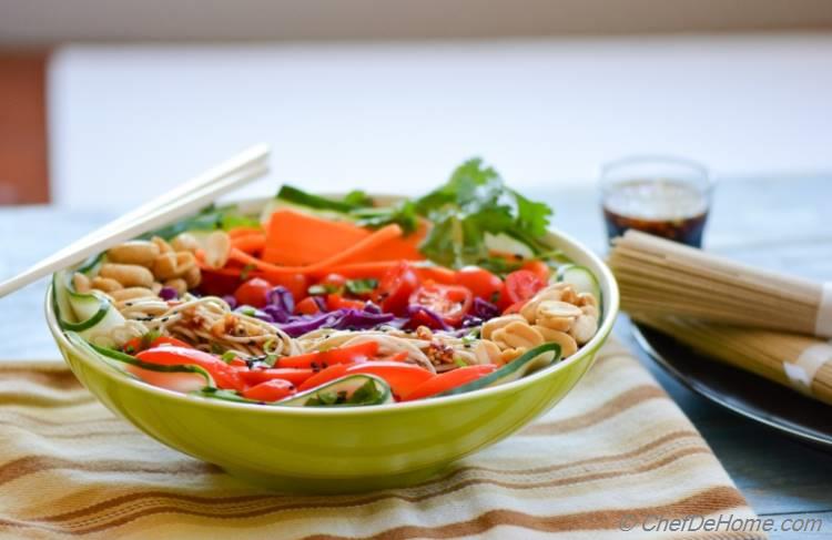 Asian Vegetarian Soba Noodle Salad with Spicy Chili Garlic Dressing | chefdehome.com