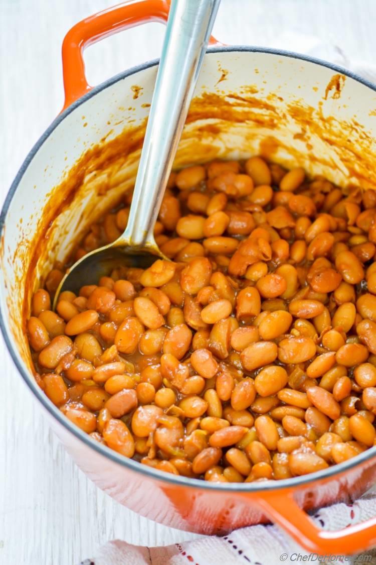 Creamy vegetarian made from scratch baked beans | chefdehome.com