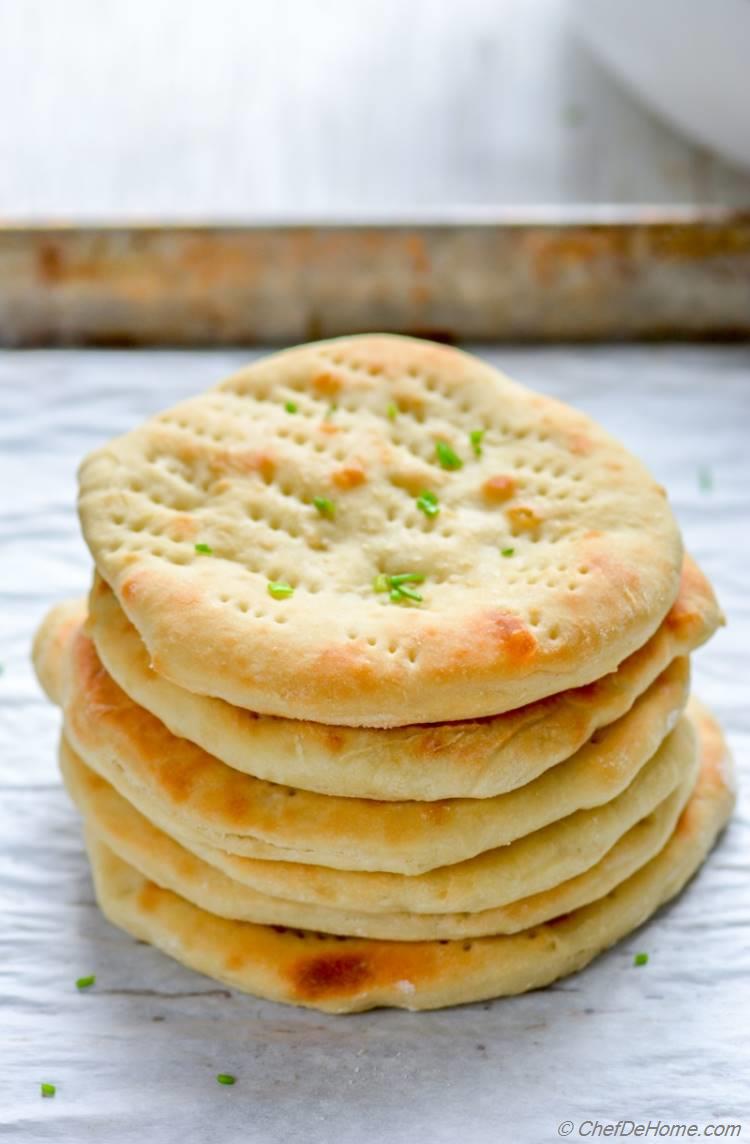 Oven Bake Soft Naan Breads ready for a family dinner in just 10 minutes | chefdehome.com
