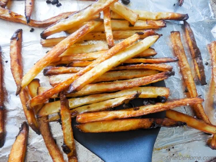 Crispy Baked Fries Seasoned with Chipotle with very less oil and lots of flavor | chefdehome.com 