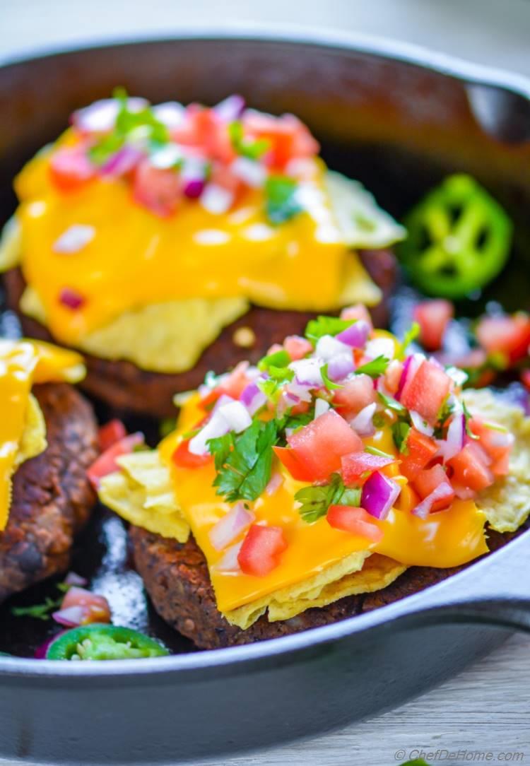 Vegetarian Easy Black Bean Burger with Salsa and Chips | chefdehome.com