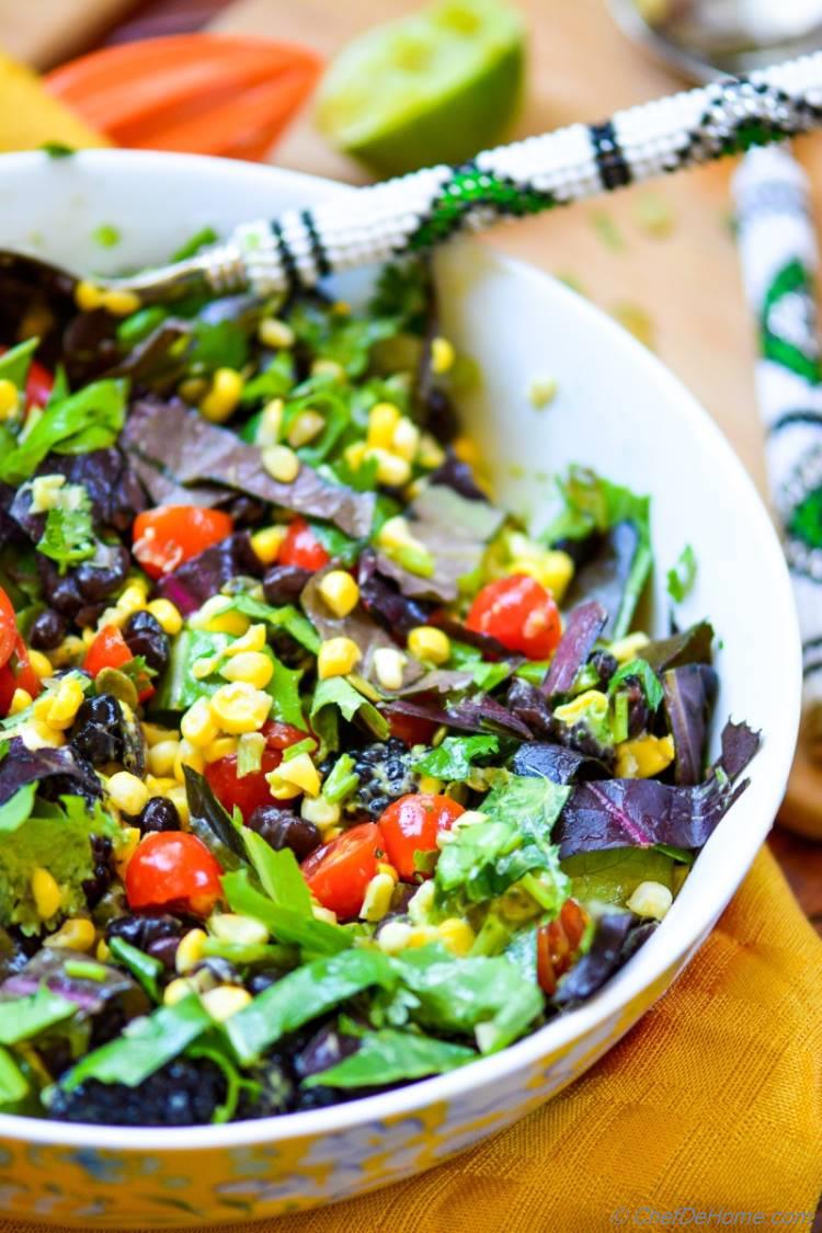 Vegan Black Bean and Berry Salad with Creamy Avocado Dressing | chefdehome.com