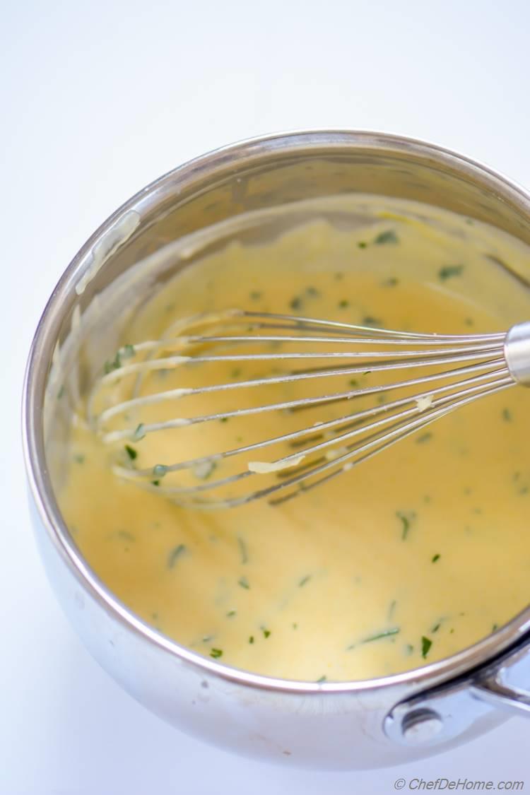 Classic Beer Cheese Dipping Sauce for pretzels | chefdehome.com