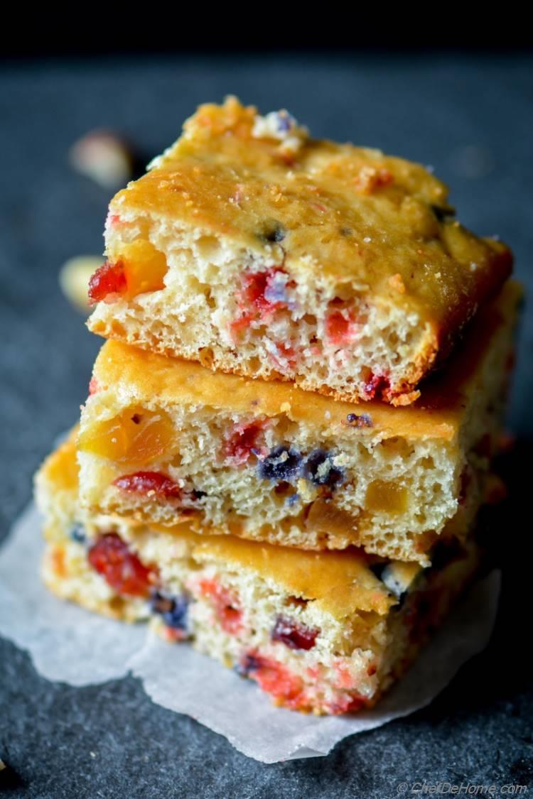 Ginger and Berry Moist Coffee Cake | chefdehome.com