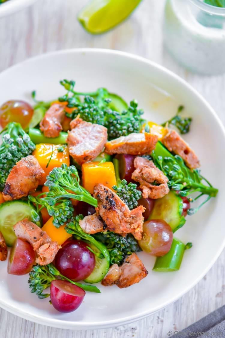 Broccoli Salad with Grapes and Chicken makes a complete healthy and carb free summer meal | chefdehome.com 