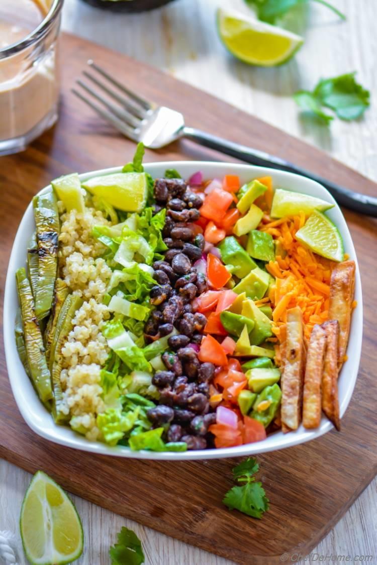 Start day fit and healthy with vegetarian Black Beans and Quinoa Burrito Bowl | chefdehome.com