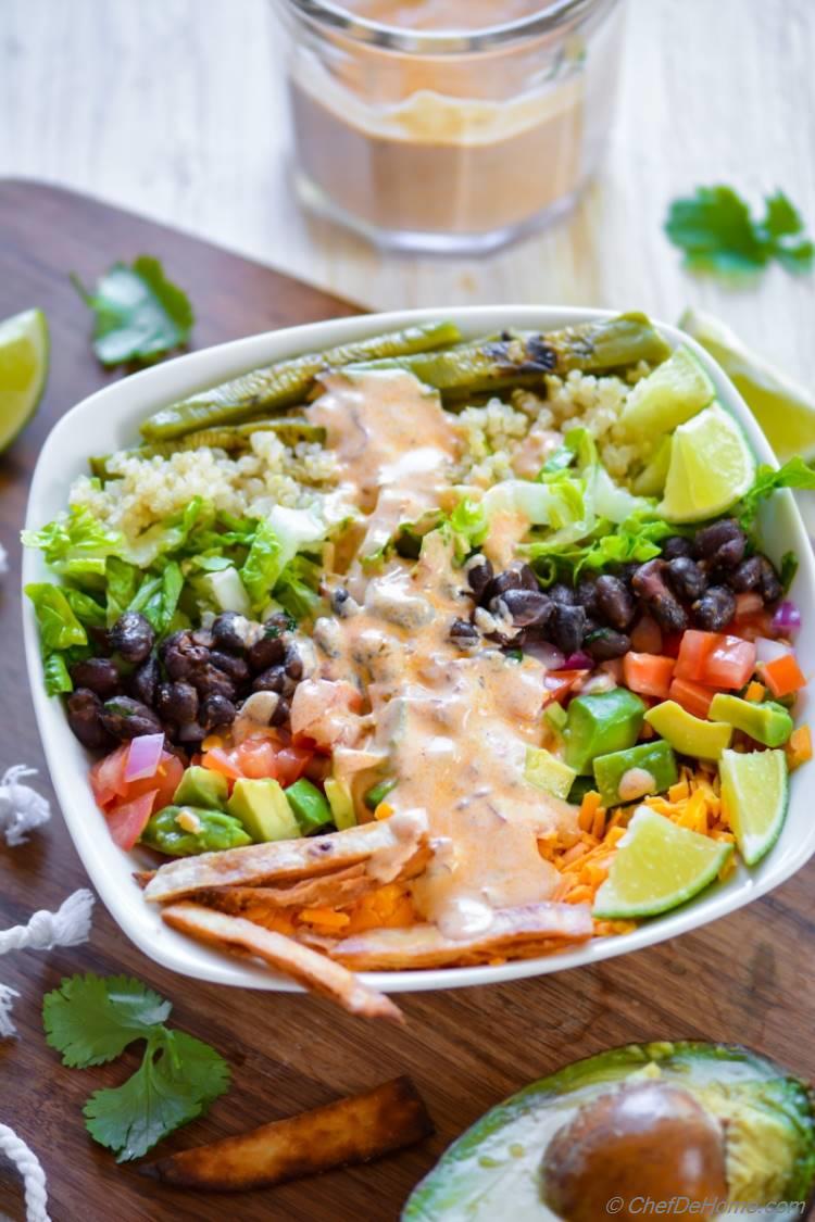 Black Beans and Quinoa Burrito Bowl with Chipotle Burrito Sauce | chefdehome.com 