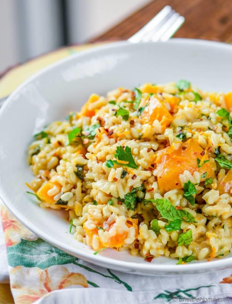 Meatless Monday dinner of creamy nutty butternut squash risotto is perfect to welcome fall a healthy way | chefdehome.com