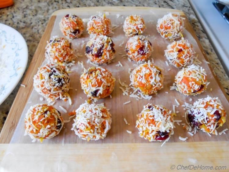 Making of Carrot Halwa Ladoos