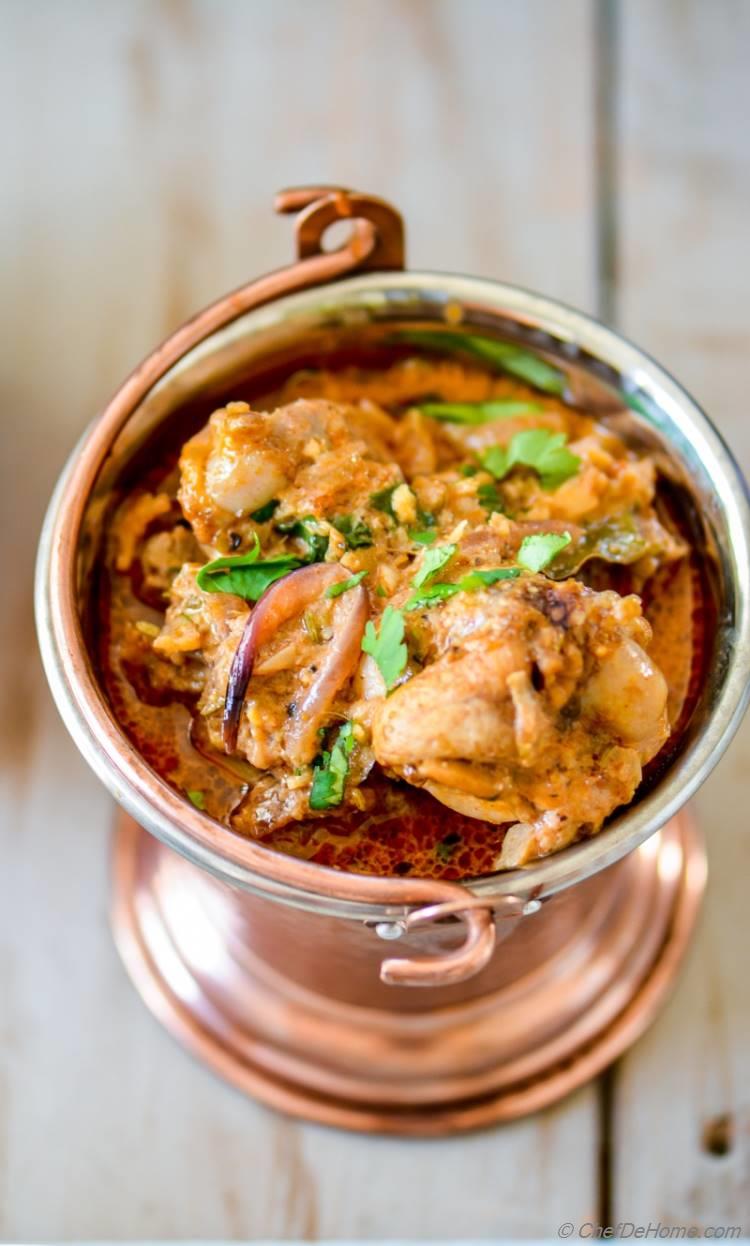 Mild One Pot Chicken Korma - an authentic Indian Chicken Curry | chefdehome.com