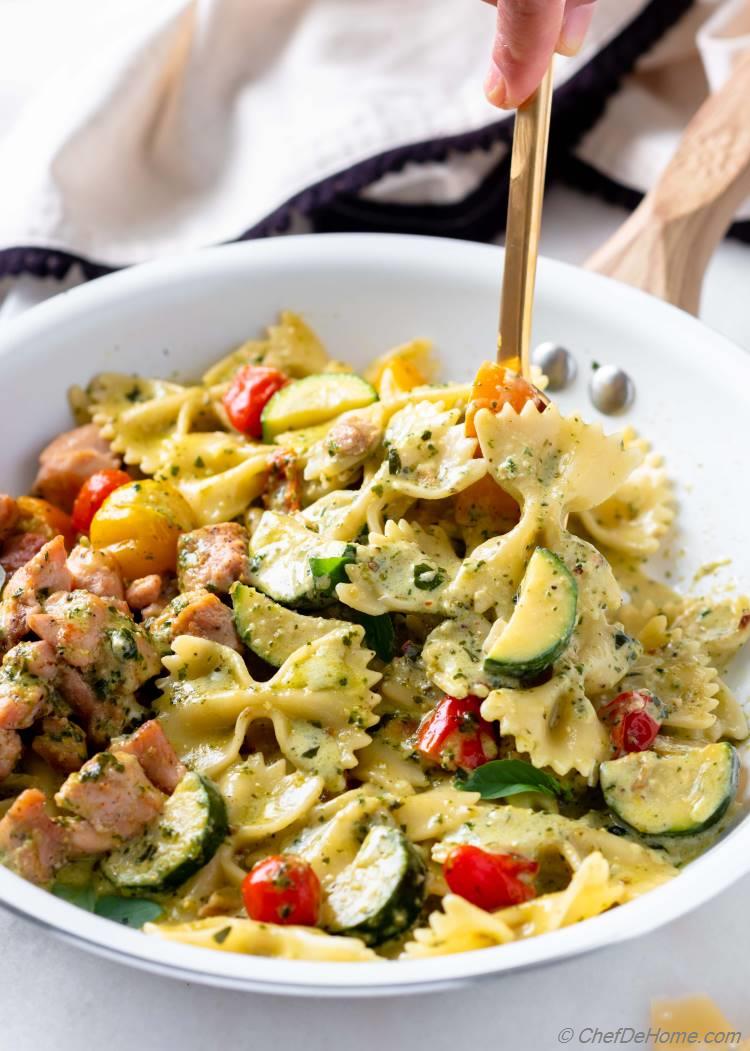 Creamy Chicken Pesto Pasta skillet recipe