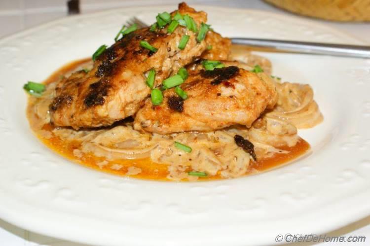 Chicken with Caramelized Onion Cream Sauce