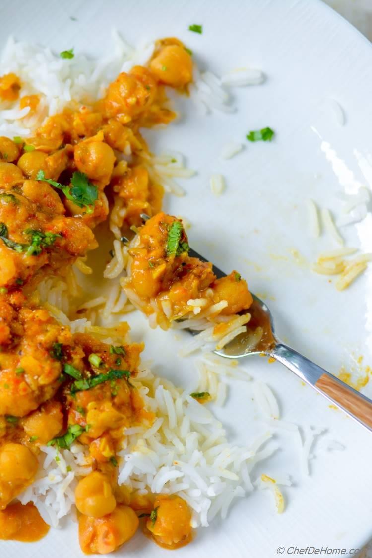 Gluten Free Indian Easy Chickpea Curry Dinner with Lite Cooked Basmati Rice | chefdehome.com